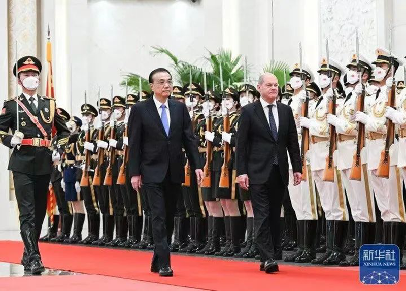 AG尊时凯龙人生就博股份董事长张锦红出席中德经济界代表座谈并发言