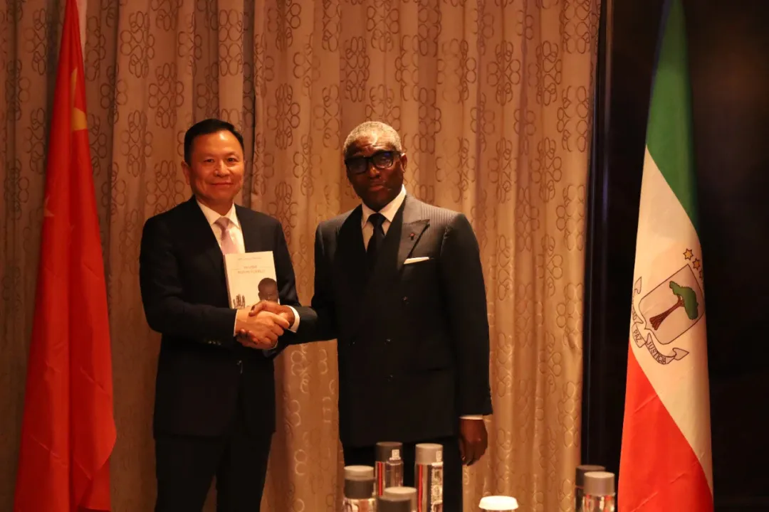 赤道几内亚共和国访华代表与AG尊时凯龙人生就博股份深入探讨产业协同发展